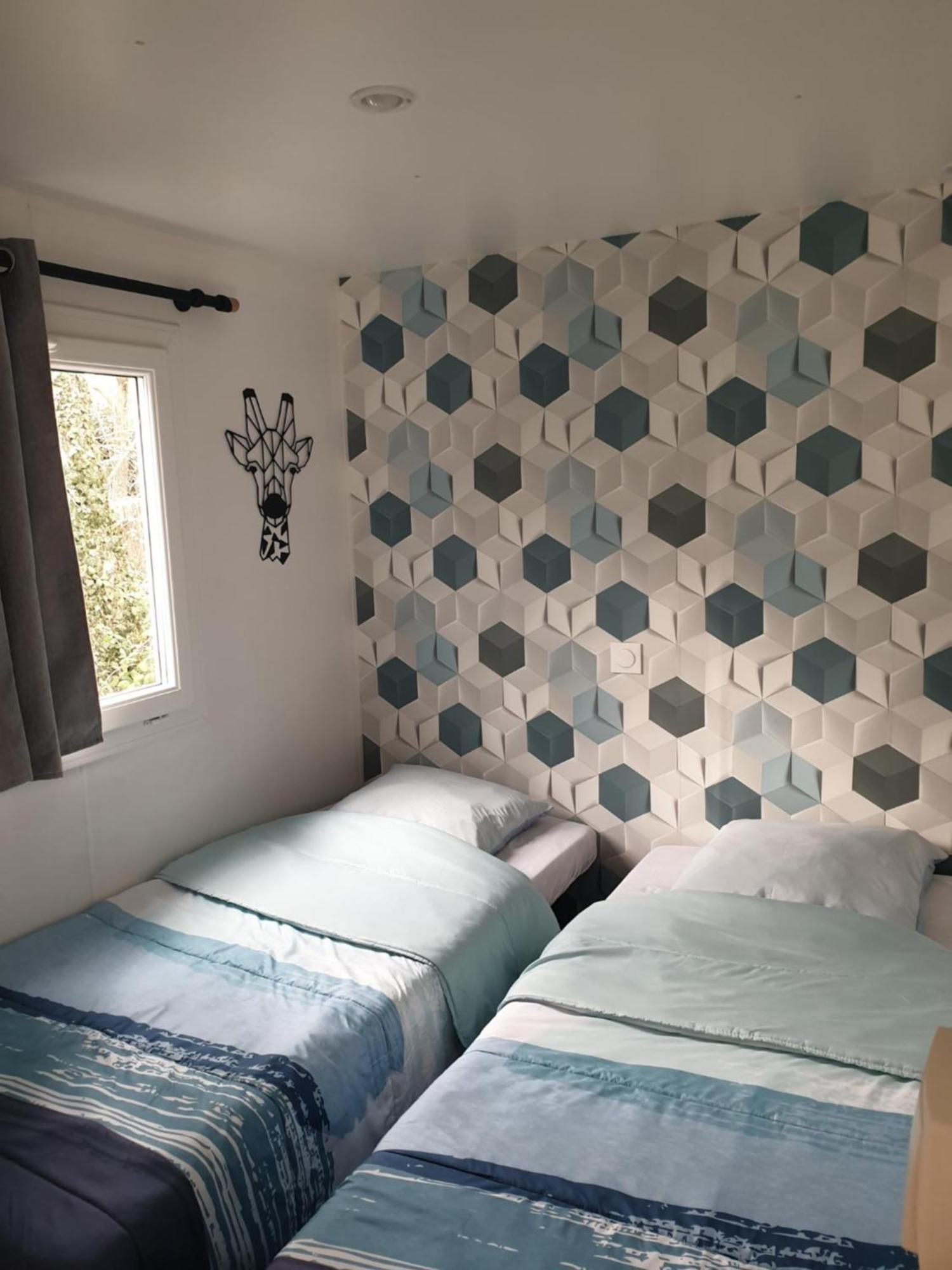 Camping Domaine Des Iscles La Roque-d'Antheron Ngoại thất bức ảnh