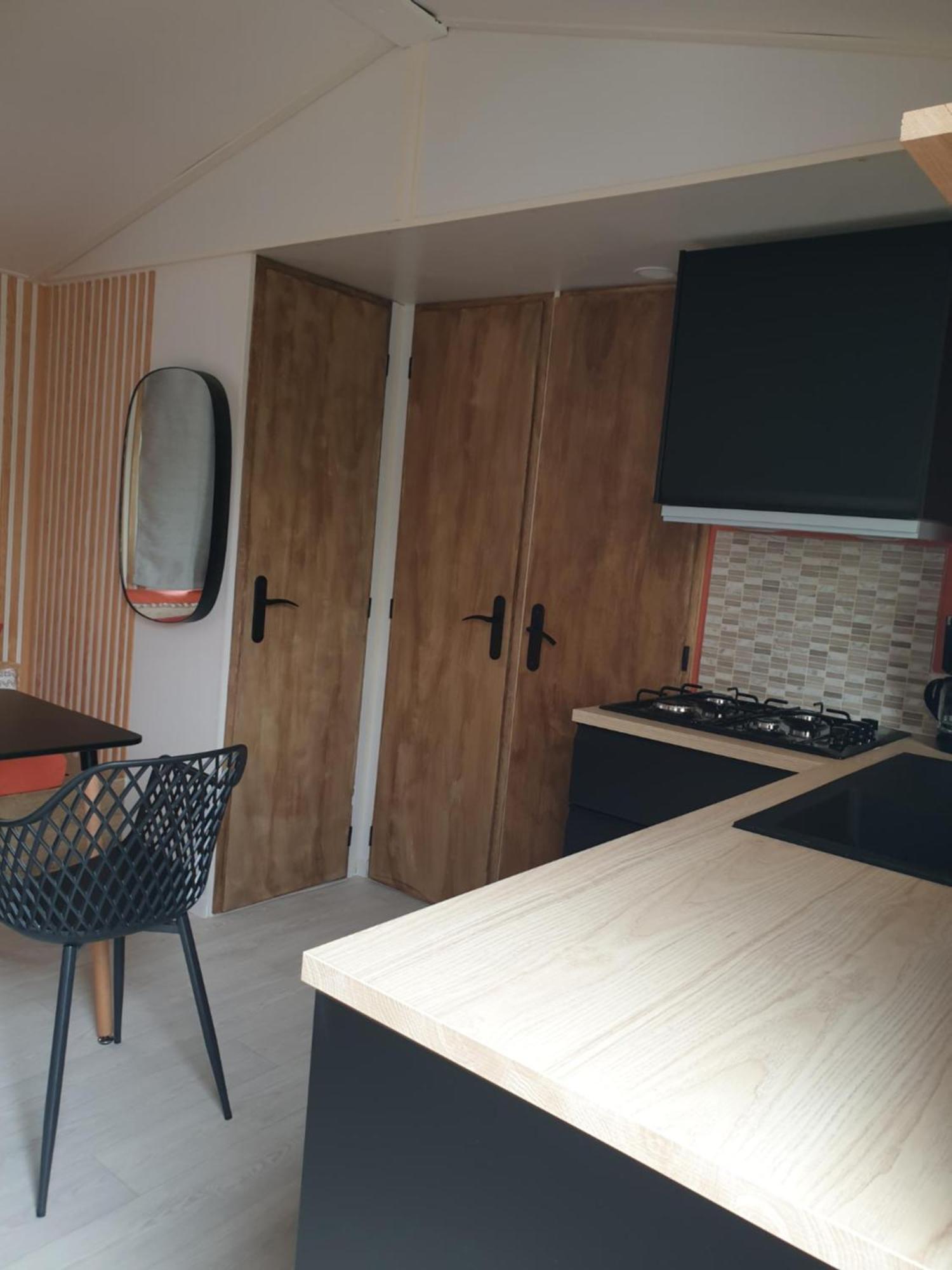 Camping Domaine Des Iscles La Roque-d'Antheron Ngoại thất bức ảnh