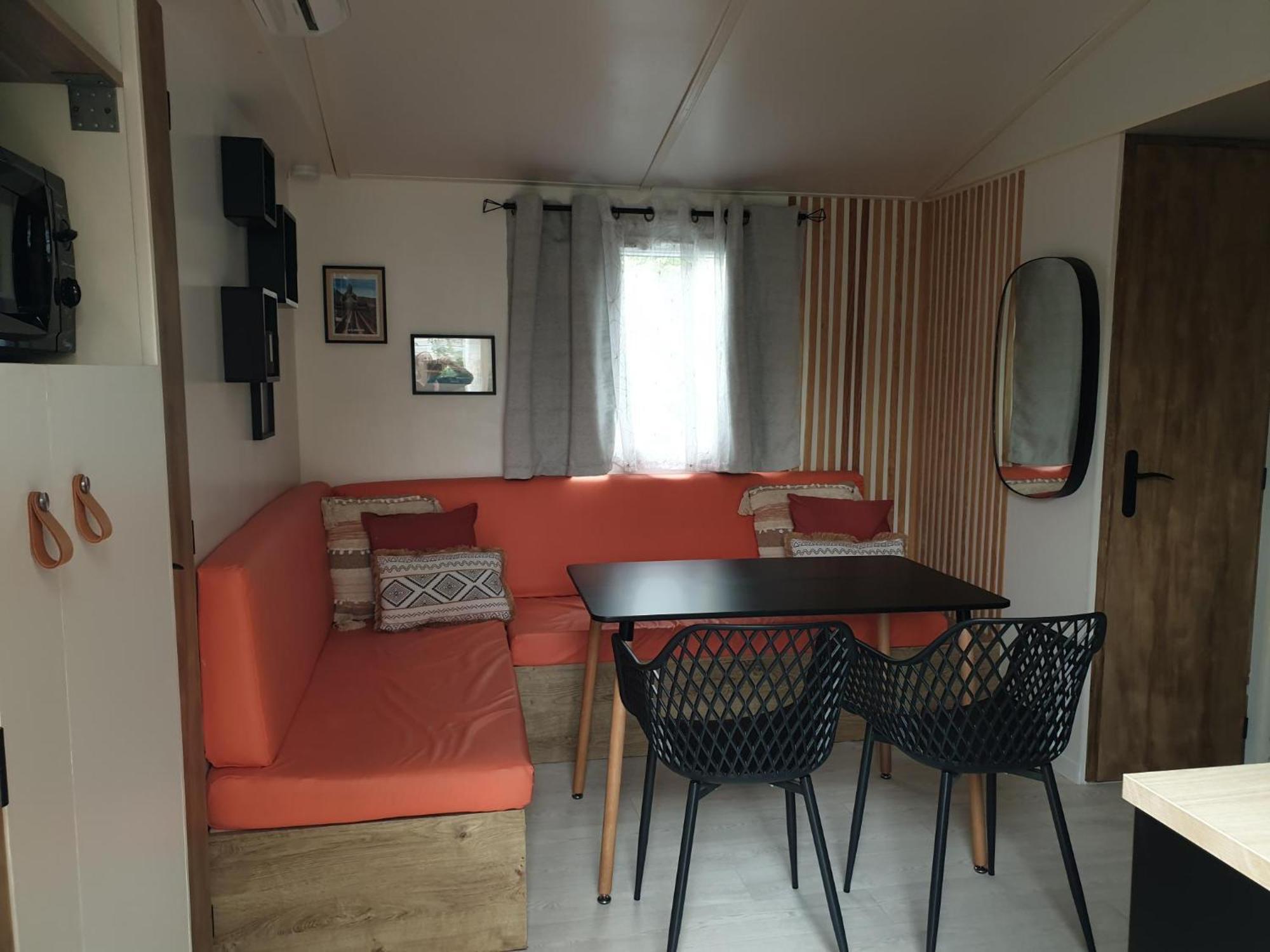Camping Domaine Des Iscles La Roque-d'Antheron Ngoại thất bức ảnh