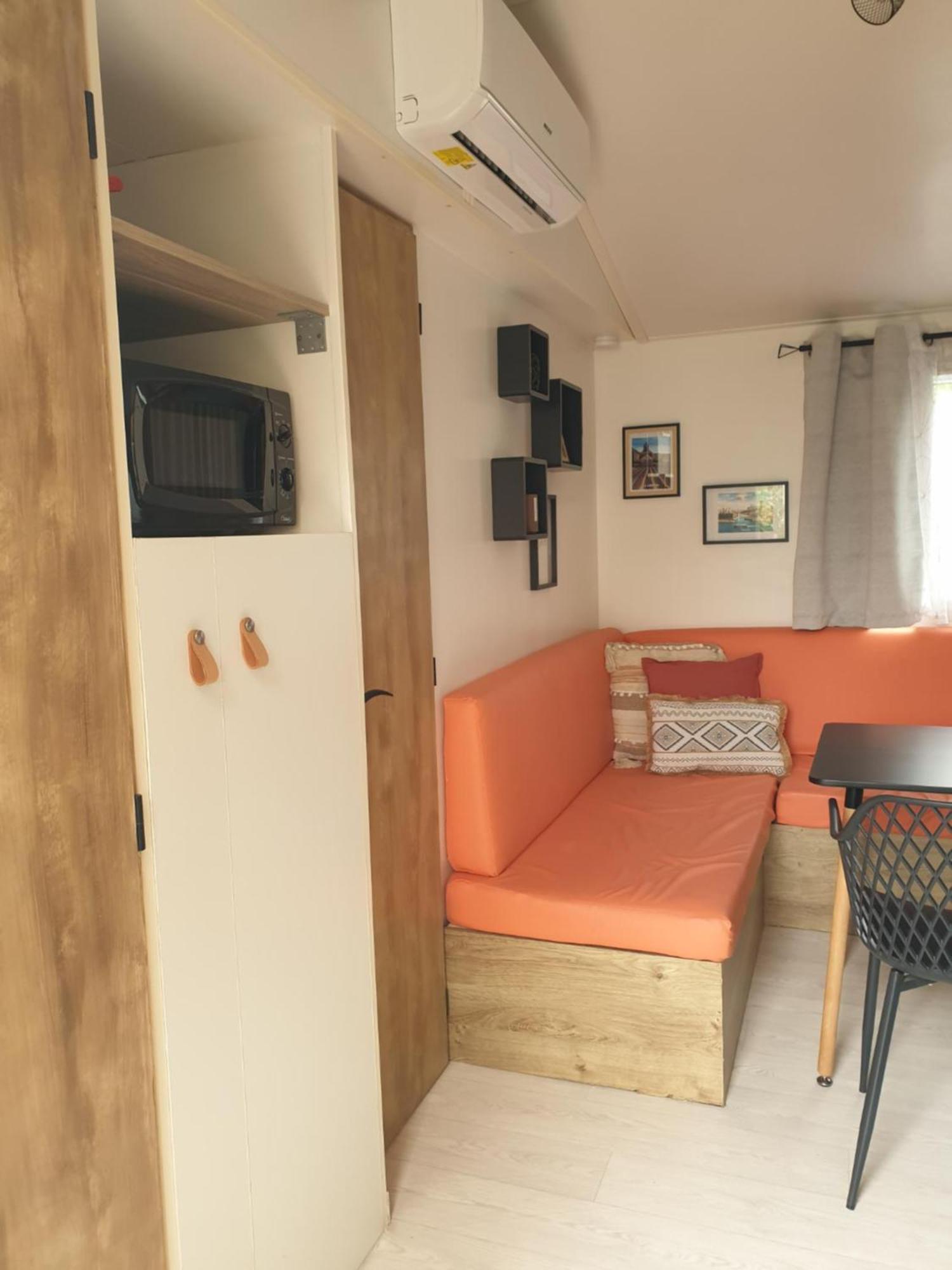 Camping Domaine Des Iscles La Roque-d'Antheron Ngoại thất bức ảnh
